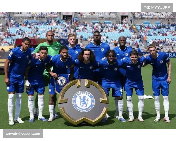 镜头聚焦：布伦特福德门将弗莱肯神勇扑出切尔西点球，主场瞬间沸腾。